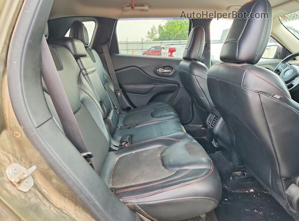 1C4PJMBS2GW133657 2016 JEEP CHEROKEE Зеленый Вид задней части салона