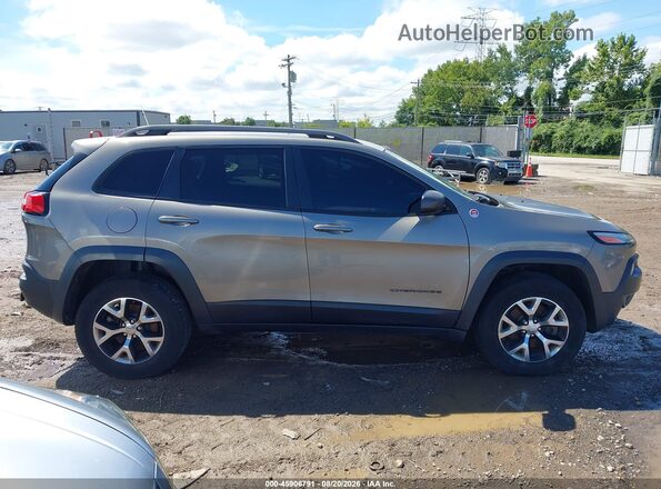 1C4PJMBS4HW515674 2017 JEEP CHEROKEE Green Вид задньої частини салону