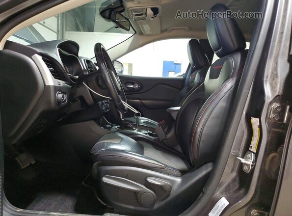 1C4PJMBS4HW561277 2017 JEEP CHEROKEE Серый Вид салона спереди