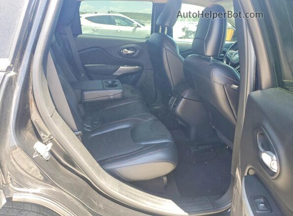 1C4PJMBS4HW569248 2017 JEEP CHEROKEE Black Rear seats view