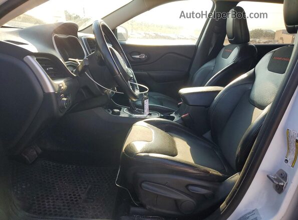 1C4PJMBS5GW194601 2016 JEEP CHEROKEE Белый Вид салона спереди