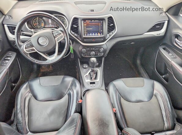 1C4PJMBS5HW555004 2017 JEEP CHEROKEE Black Dashboard view
