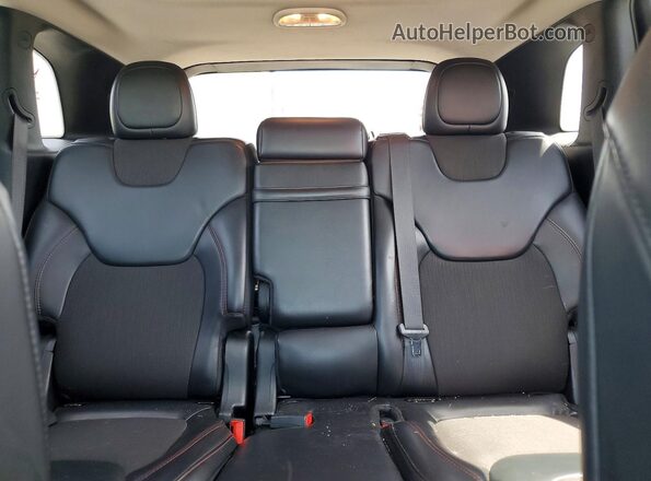 1C4PJMBS7HW505463 2017 JEEP CHEROKEE White Widok tylnych siedzeń