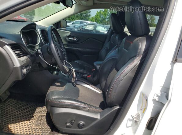1C4PJMBS7HW505463 2017 JEEP CHEROKEE White Widok wnętrza z przodu