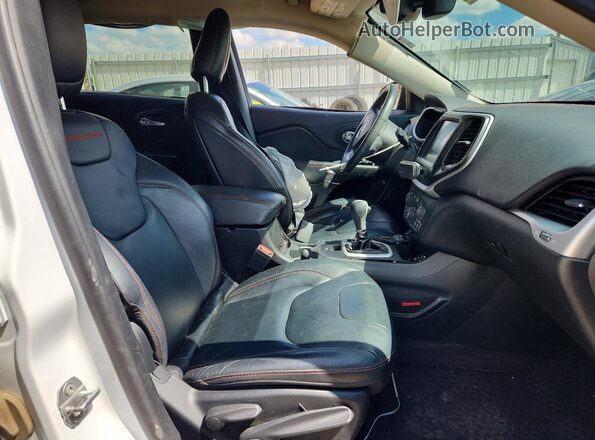 1C4PJMBS8GW321468 2016 JEEP CHEROKEE White Вид салону спереду