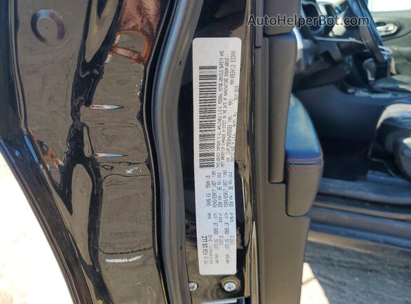 1C4PJMBS8HW556583 2017 JEEP CHEROKEE Black VIN sticker view