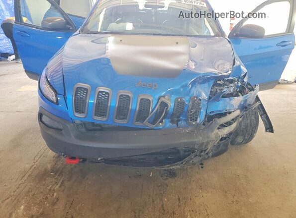 1C4PJMBX1JD513670 2018 JEEP CHEROKEE Blue ძრავის განყოფილების ხედი