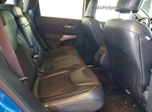1C4PJMBX1JD513670 2018 JEEP CHEROKEE Blue უკანა სალონის ხედი