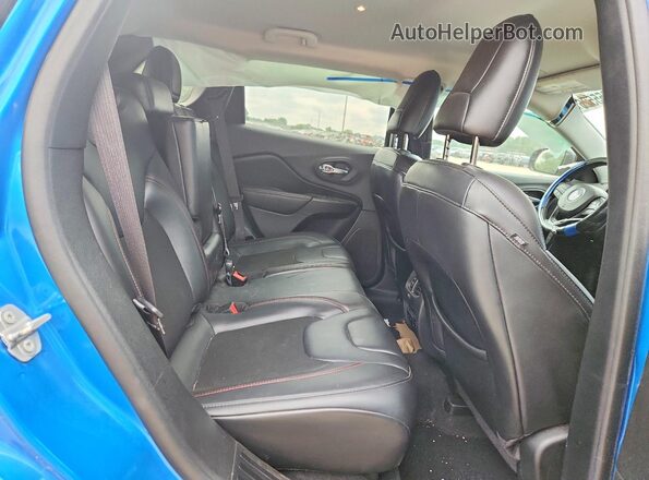 1C4PJMBX1LD532898 2020 JEEP CHEROKEE Blue უკანა სალონის ხედი