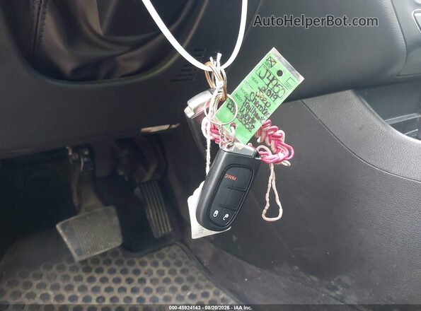 1C4PJMBX2KD168358 2019 JEEP CHEROKEE White Dashboard view