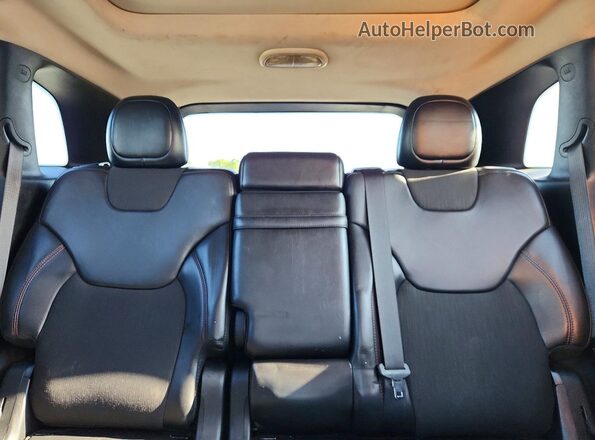 1C4PJMBX3JD546301 2018 JEEP CHEROKEE Black Rear seats view