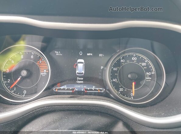 1C4PJMBX5JD603999 2018 JEEP CHEROKEE White Հետևի նստատեղերի տեսք