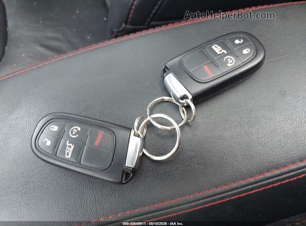 1C4PJMBX5JD603999 2018 JEEP CHEROKEE White Առջևի վահանակի տեսք