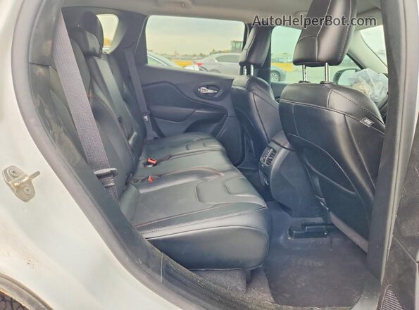 1C4PJMBX6ND548534 2022 JEEP CHEROKEE Белый Вид задней части салона