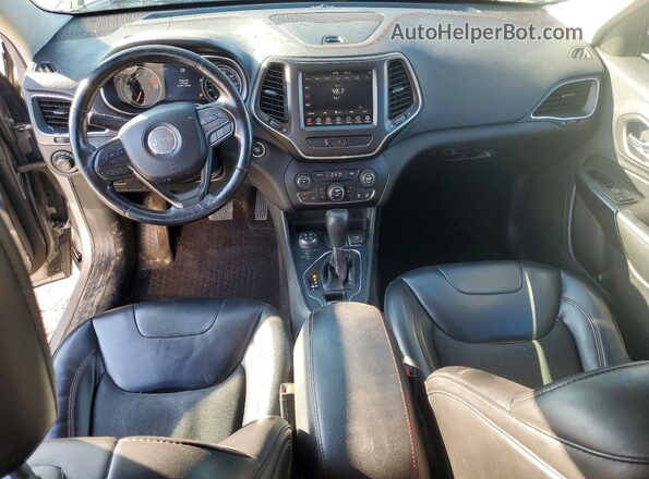1C4PJMBX7KD189335 2019 JEEP CHEROKEE Silver Widok deski rozdzielczej