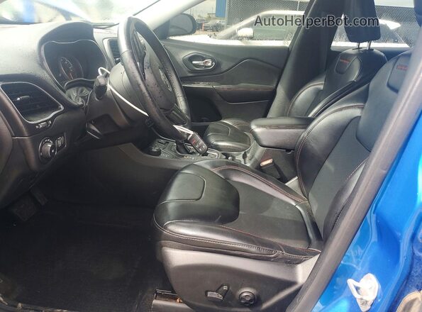 1C4PJMBX7KD352842 2019 JEEP CHEROKEE Blue Widok wnętrza z przodu