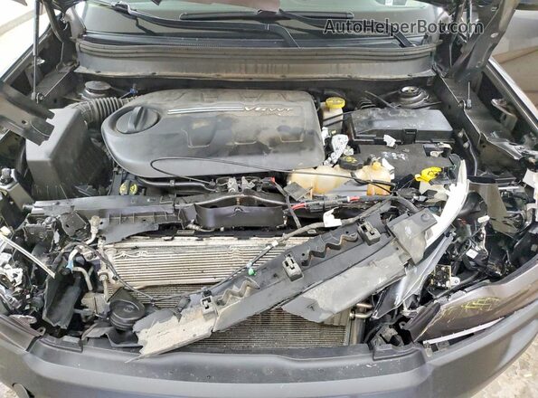 1C4PJMBX7KD398879 2019 JEEP CHEROKEE Charcoal ძრავის განყოფილების ხედი