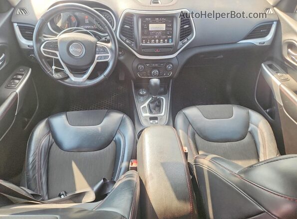 1C4PJMBX8JD521118 2018 JEEP CHEROKEE Белый Вид панели приборов