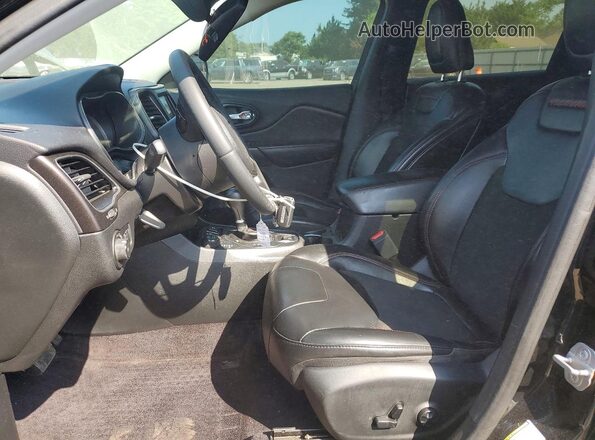 1C4PJMBX9KD168356 2019 JEEP CHEROKEE Black Front interior view