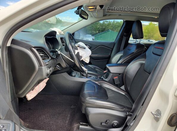 1C4PJMBX9KD252242 2019 JEEP CHEROKEE White Սալոնի դիմացի տեսք