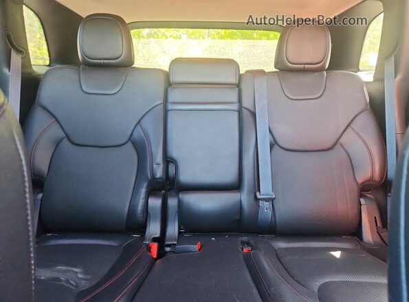 1C4PJMBXXJD592921 2018 JEEP CHEROKEE Charcoal Rear seats view