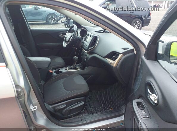 1C4PJMCB0GW267680 2016 JEEP CHEROKEE Silver Вид салону спереду