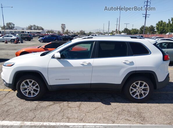 1C4PJMCB0JD528566 2018 JEEP CHEROKEE White 