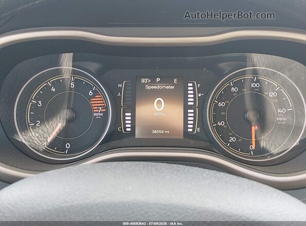 1C4PJMCB0JD528566 2018 JEEP CHEROKEE White Вид задніх сидінь