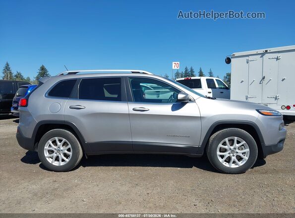 1C4PJMCB0JD528602 2018 JEEP CHEROKEE Silver Вид задньої частини салону