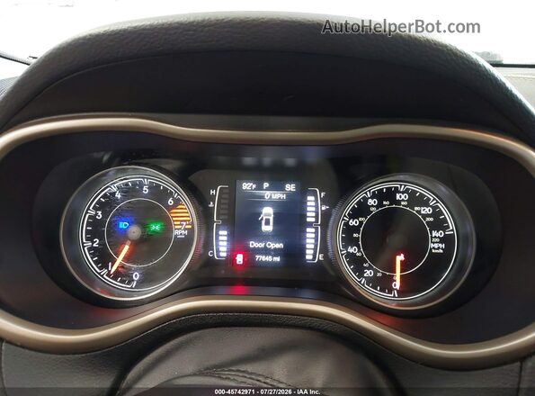 1C4PJMCB0JD531886 2018 JEEP CHEROKEE Gray Widok tylnych siedzeń