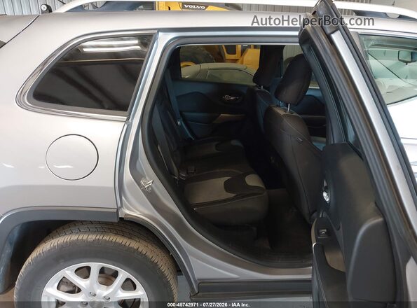 1C4PJMCB0JD531886 2018 JEEP CHEROKEE Gray Widok naklejki z numerem VIN