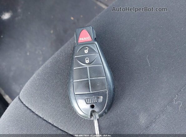 1C4PJMCB0KD412589 2019 JEEP CHEROKEE Серебряный Вид панели приборов