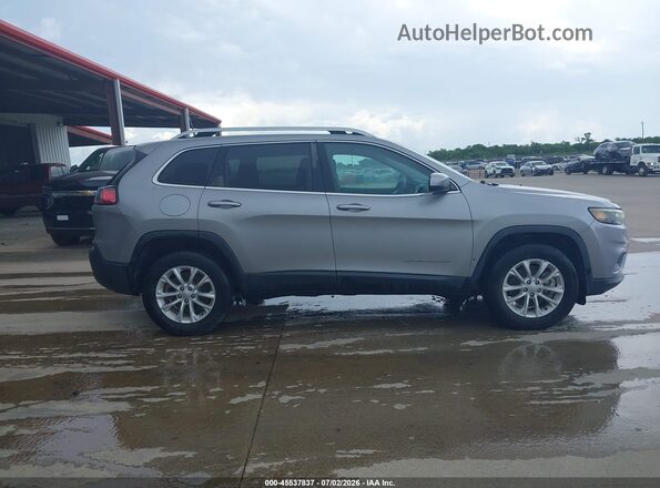 1C4PJMCB0KD440389 2019 JEEP CHEROKEE Silver Widok wnętrza z tyłu