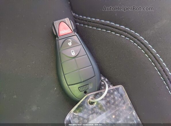 1C4PJMCB0KD440389 2019 JEEP CHEROKEE Silver Widok deski rozdzielczej