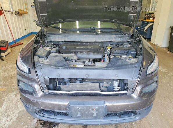 1C4PJMCB1HW609025 2017 JEEP CHEROKEE Gray Engine compartment view