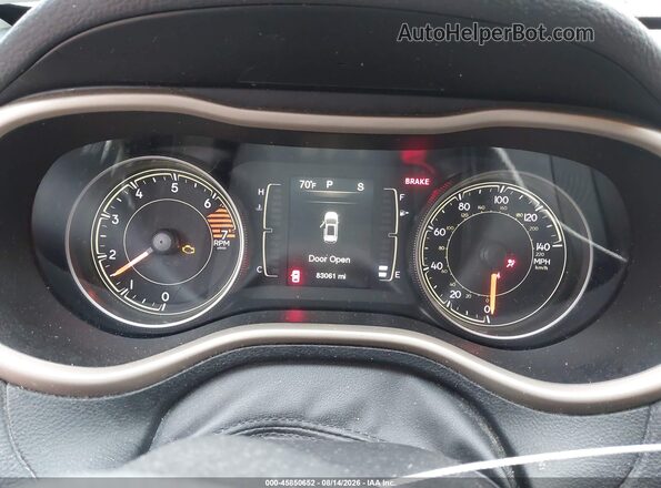 1C4PJMCB2HW506874 2017 JEEP CHEROKEE Maroon Widok tylnych siedzeń