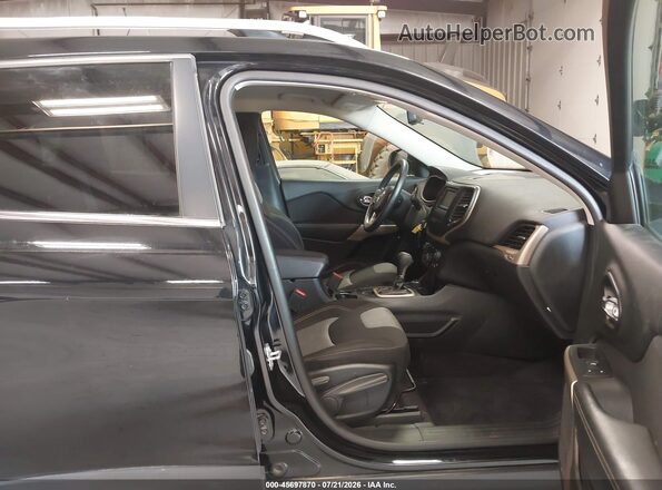 1C4PJMCB2JD528522 2018 JEEP CHEROKEE Черный Вид салона спереди