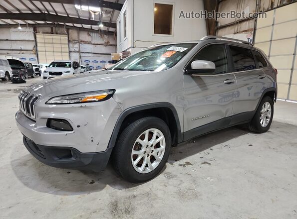 1C4PJMCB3GW259511 2016 JEEP CHEROKEE Gray Rear interior view