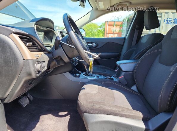 1C4PJMCB3HW582278 2017 JEEP CHEROKEE Black Vista interior delantera