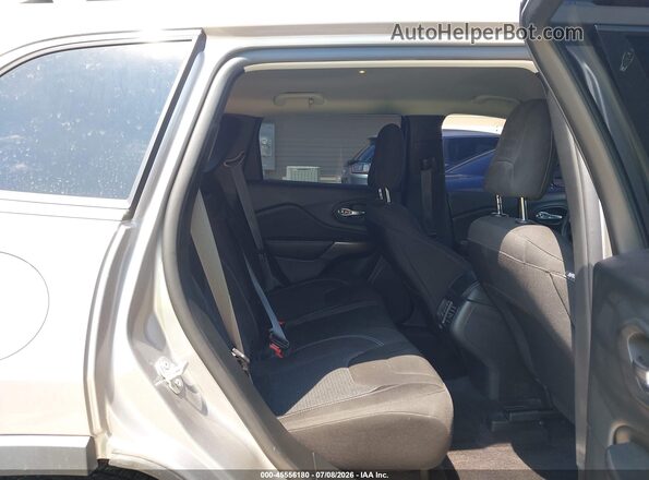 1C4PJMCB3KD250411 2019 JEEP CHEROKEE Silver Vista de la etiqueta del VIN