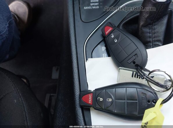 1C4PJMCB3KD250411 2019 JEEP CHEROKEE Silver Vista del salpicadero