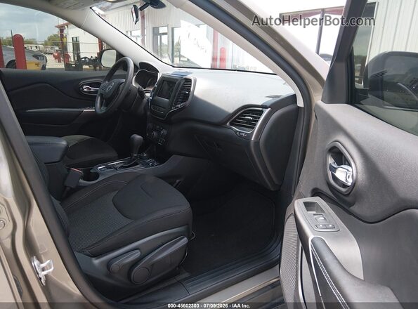 1C4PJMCB3LD645660 2020 JEEP CHEROKEE Beige Front interior view