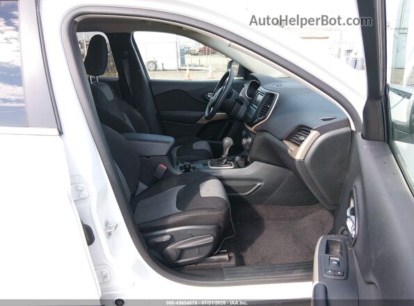 1C4PJMCB4JD528652 2018 JEEP CHEROKEE White წინა სალონის ხედი
