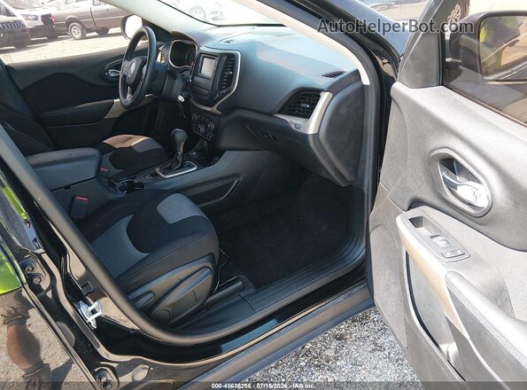 1C4PJMCB4JD561151 2018 JEEP CHEROKEE Черный Вид салона спереди