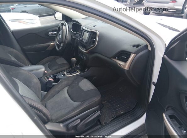 1C4PJMCB4JD592657 2018 JEEP CHEROKEE White წინა სალონის ხედი