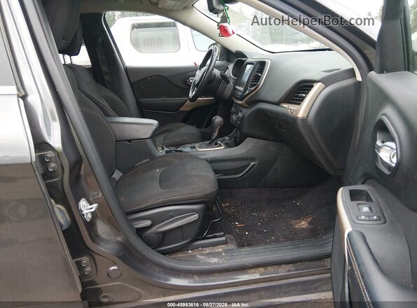 1C4PJMCB5HW659832 2017 JEEP CHEROKEE Black Вид салону спереду
