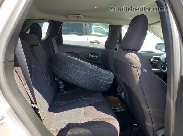 1C4PJMCB5KD280719 2019 JEEP CHEROKEE Silver Rear interior view