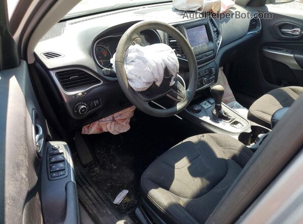 1C4PJMCB5KD280719 2019 JEEP CHEROKEE Silver Dashboard view