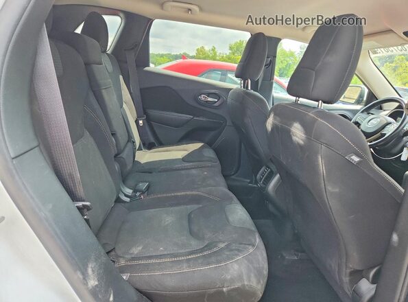 1C4PJMCB6GW145454 2016 JEEP CHEROKEE White Vista interior trasera