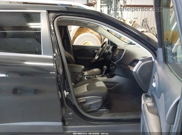 1C4PJMCB6JD528507 2018 JEEP CHEROKEE Черный Вид салона спереди